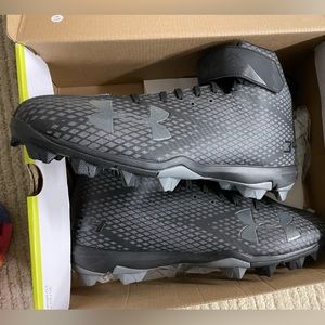 NEW- Baseball cleats